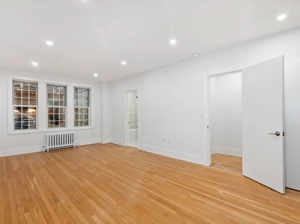 6 Burns Street image 1 of 10