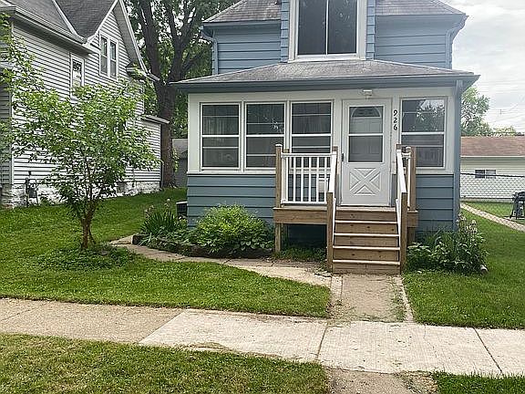 2nd image of 926 Armstrong Ave