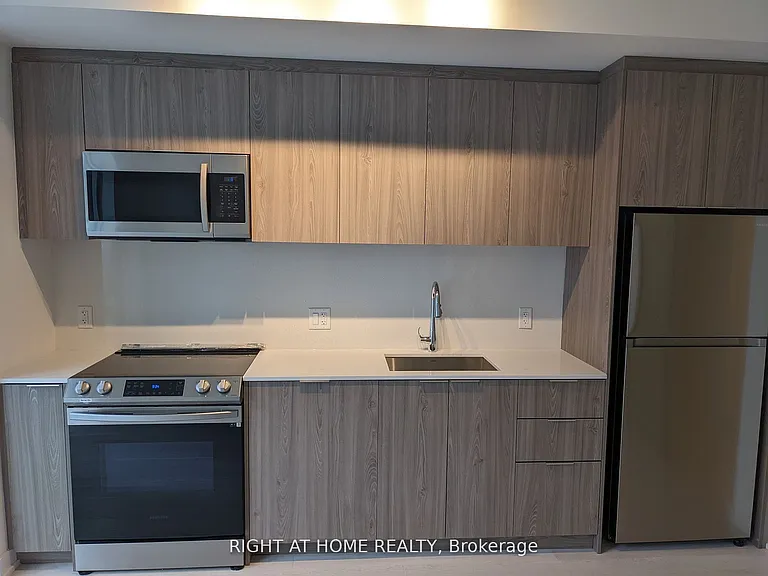 357 King St W #1507 — Photo 2