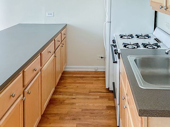 5th image of 2537 N Lincoln Ave #D2