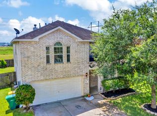 106 Sunlit Mesa Ct, La Marque, TX 77568
