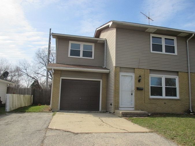1084 N Highland Ave, Aurora, IL 60506 Zillow