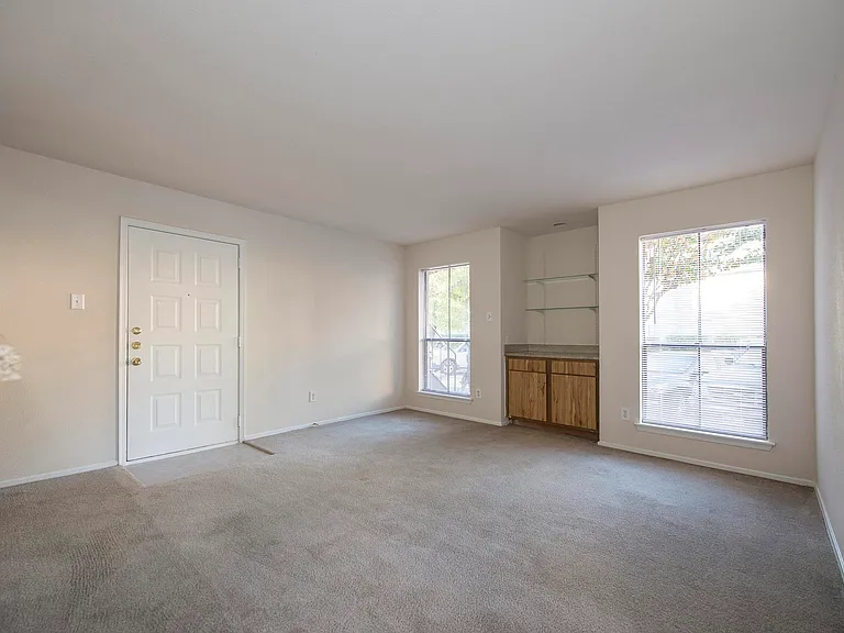 2911 Sycamore Springs Dr — Photo 28