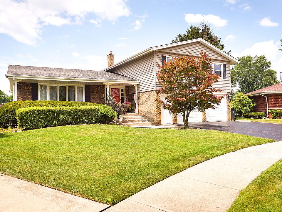 1st image of 16536 Maple Ct