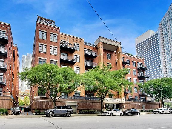 2nd image of 550 W Fulton St APT 202