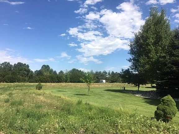 4th image of 8 Cattle Dr