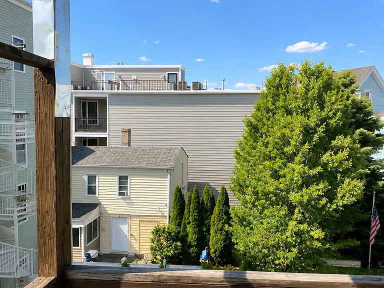 16 Leeds St #3 — Photo 11