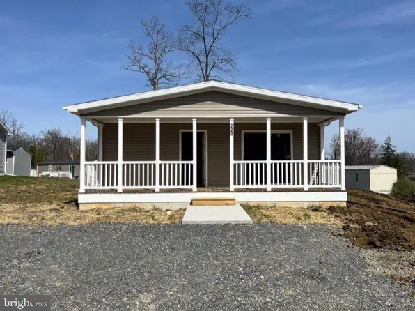 220 Marshall Ln, Sellersville, PA 18960