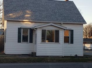 2 S Alton St, Freeburg, IL 62243