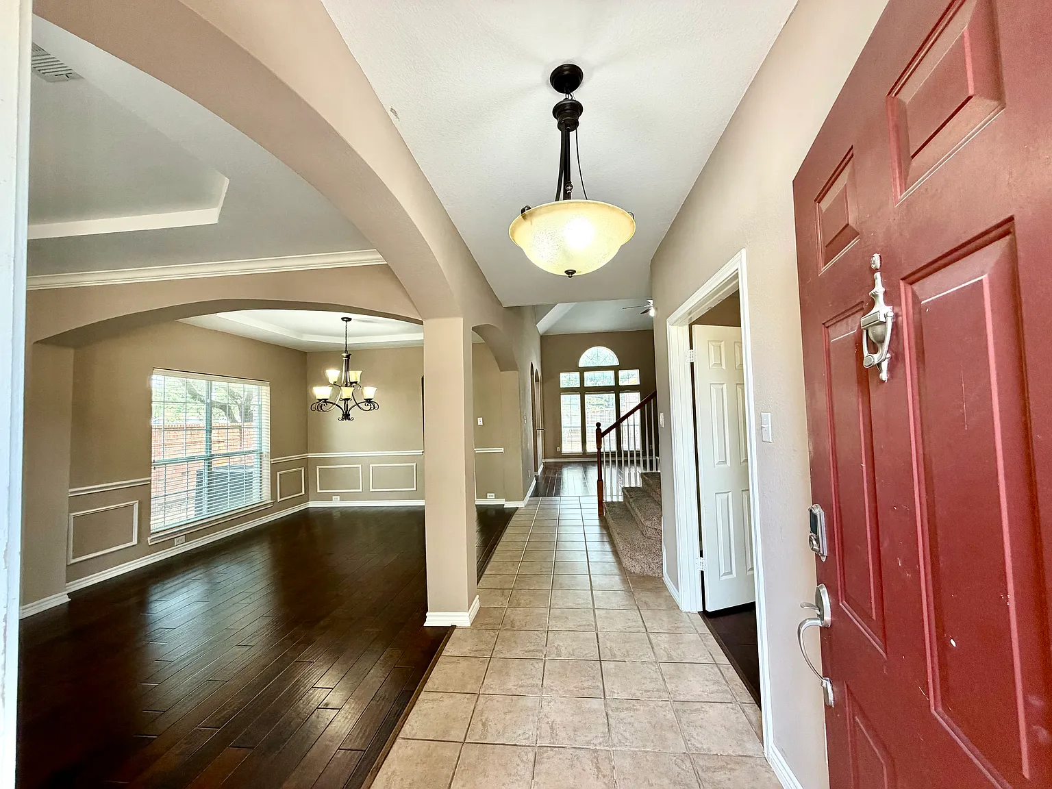 6 bed, 3831 sqft, $3,295 — Photo 2
