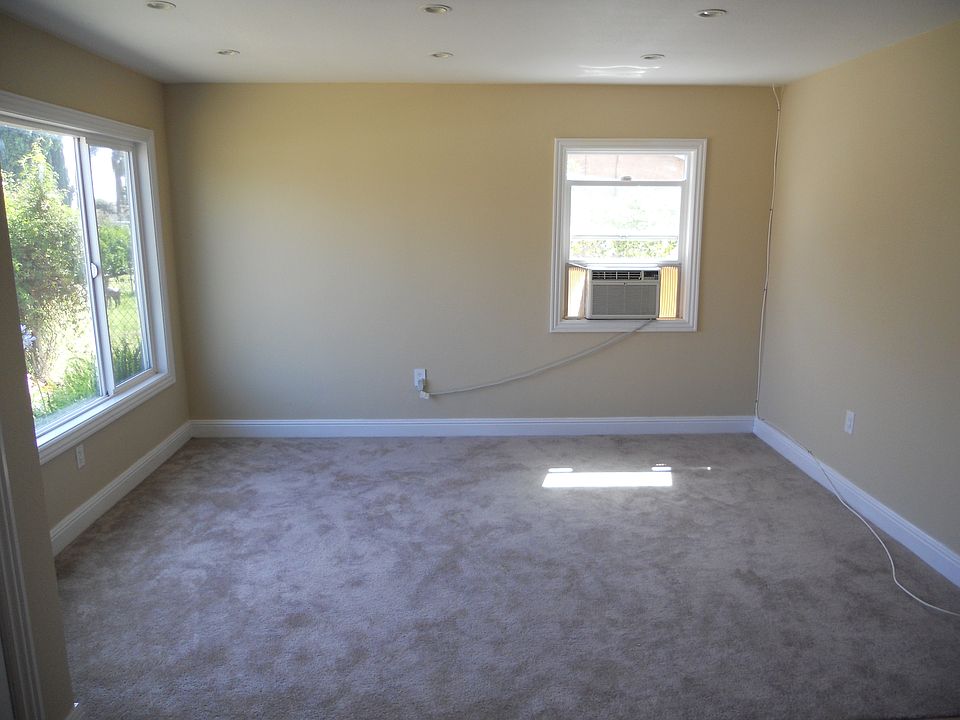 2nd image of 9464 Cypress Ave
