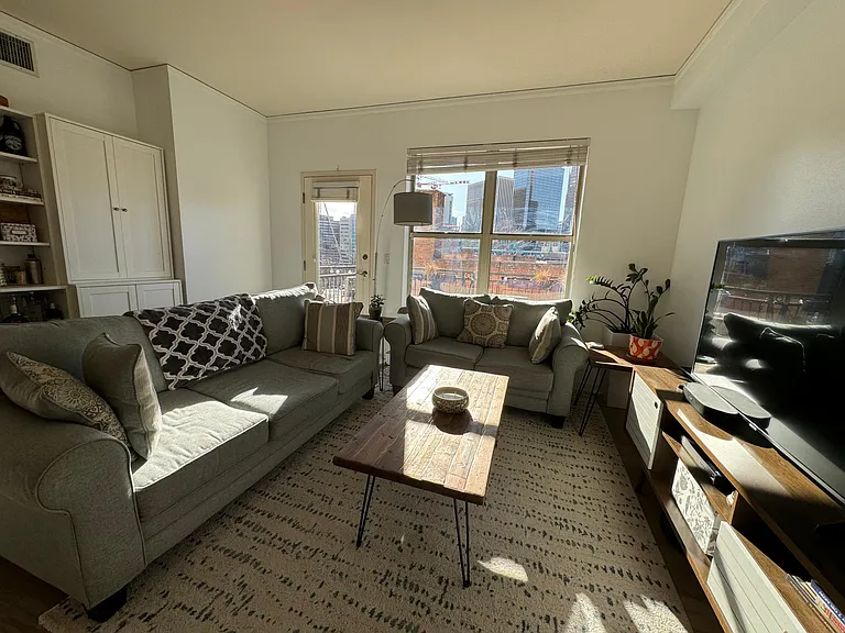 1975 N Grant St #411 — Photo 4