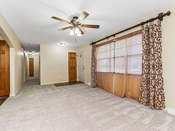 4th image of 801 SE 13th St