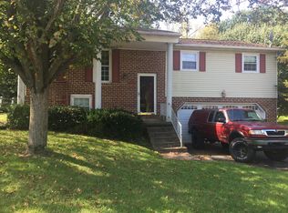 1900 South Dr, York, PA 17408