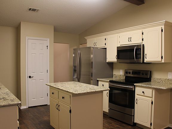 4th image of 1720 Evans Ct