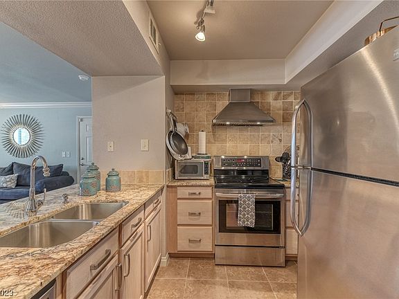 5th image of 1150 N Buffalo Dr APT 1064