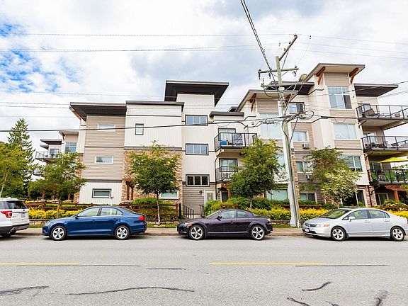 3rd image of 11935 Burnett St #109