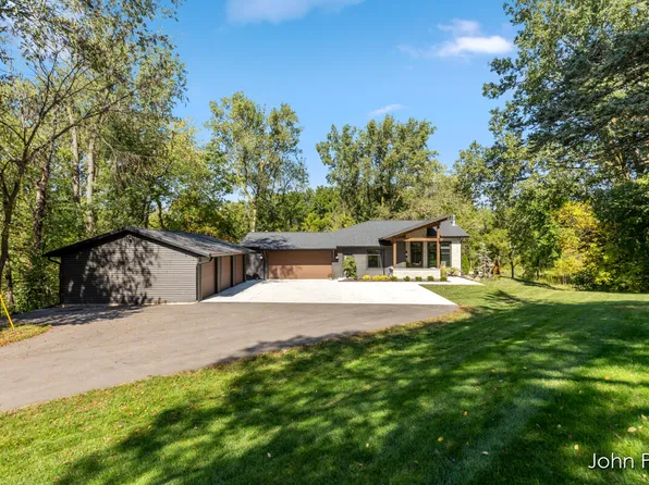 3879 Quincy St, Hudsonville, MI 49426