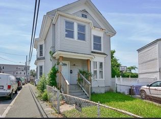 10 Holly St, Lawrence, MA 01841