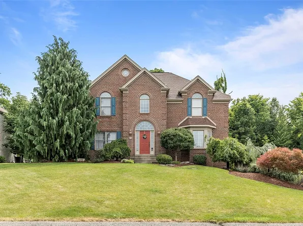 236 Village Dr, Canonsburg, PA 15317