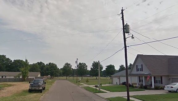 5th image of 805 W Walnut Dr