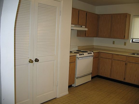 4th image of 7919 E Spouse Dr APT B