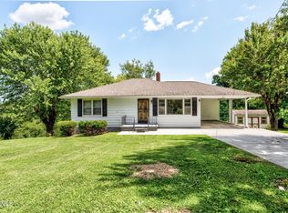 807 Rose Hill Dr, La Follette, TN 37766