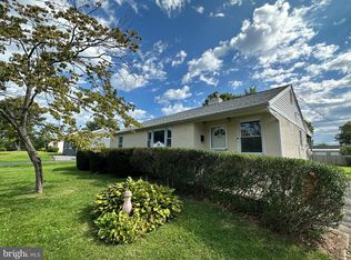 1022 Thrush Ln, Audubon, PA 19403