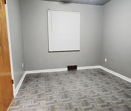 5th image of 4728 Wren Ave