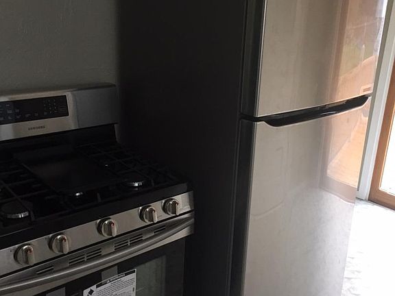 4th image of 395 Palm Ave