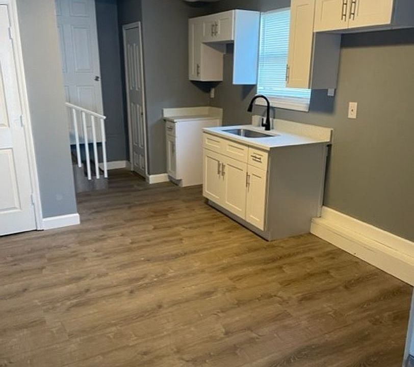 1st image of 1215 Melrose Ave S #3