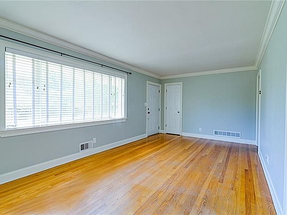 5th image of 3666 Wisteria Ln SE