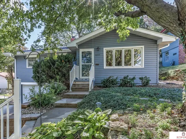 4657 Oak St, Omaha, NE 68106