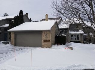 2 Nantucket Ct, Beachwood, OH 44122