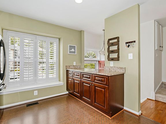 3rd image of 2773 Grovemore Ln