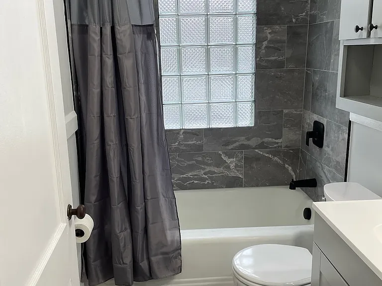 231 N Spring Grove St #3 — Photo 5
