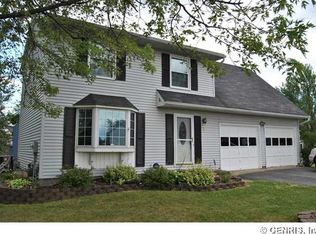 5797 Clover Meadow Ln, Farmington, NY 14425