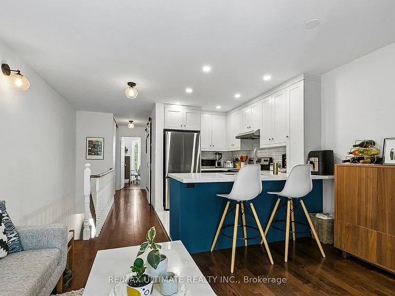 660 Wellington St W #C — Photo 7