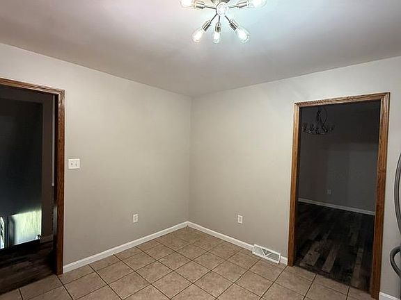 4th image of 2724 S Willow Way