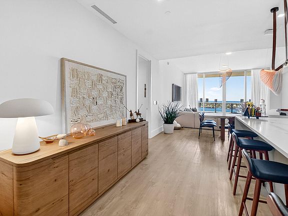 4th image of 220 Lake Shore Dr #1708