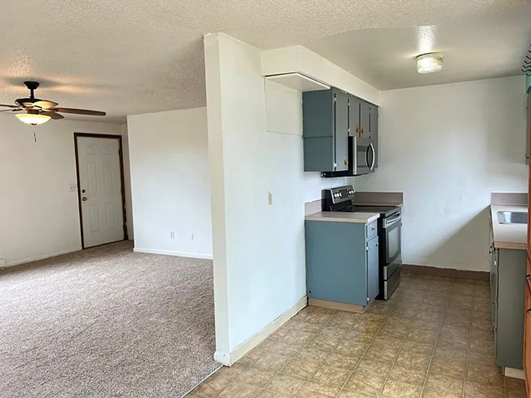385 Dianne Ct — Photo 8