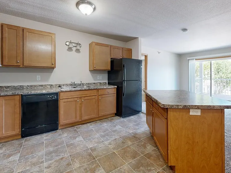 Fox Run Apartments — Photo 9