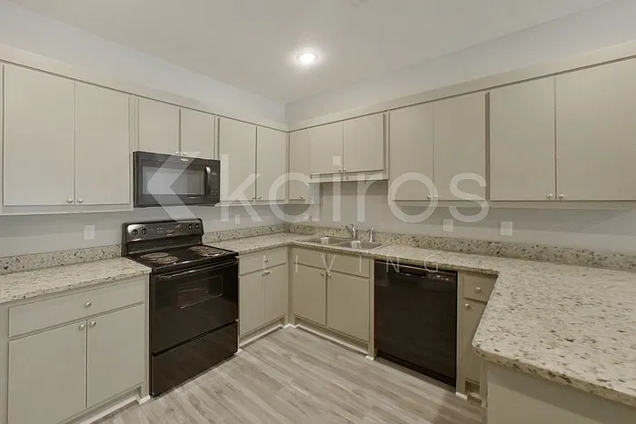 3 bed, 2.0 bath, 1430 sqft, $1,395 — Photo 4