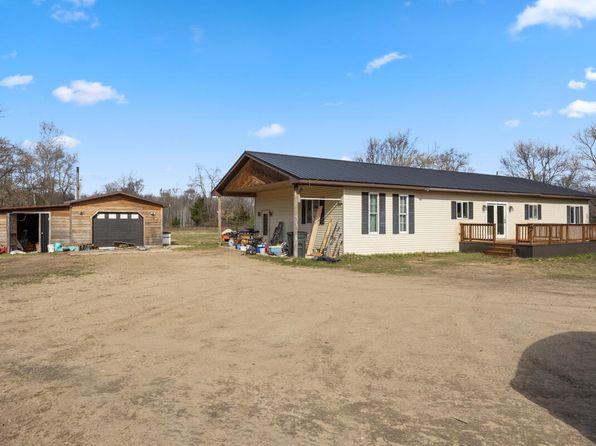 510 S John St, Mecosta, MI 49332