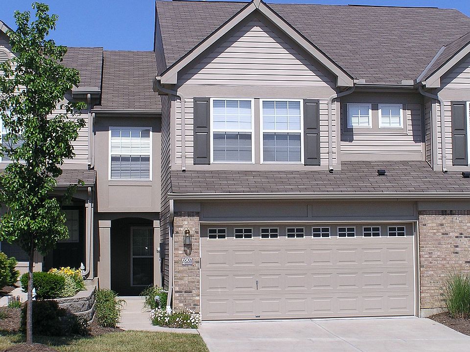 Like New Condo - 3 Years New