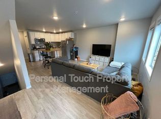 802 7th Ave S APT 1, Moorhead, MN 56560