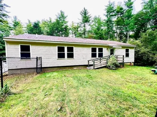 14 Page Road, Kingston, NH 03848