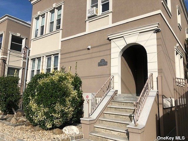 1st image of 4015 214th Pl APT 1F