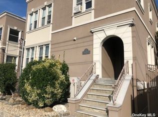 4015 214th Pl APT 1F, Bayside, NY 11361