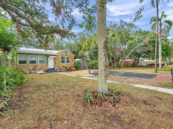 2819 50th St S, Gulfport, FL 33707